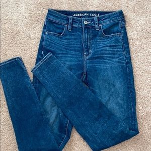 American Eagle high waisted dark wash jeggings ✨